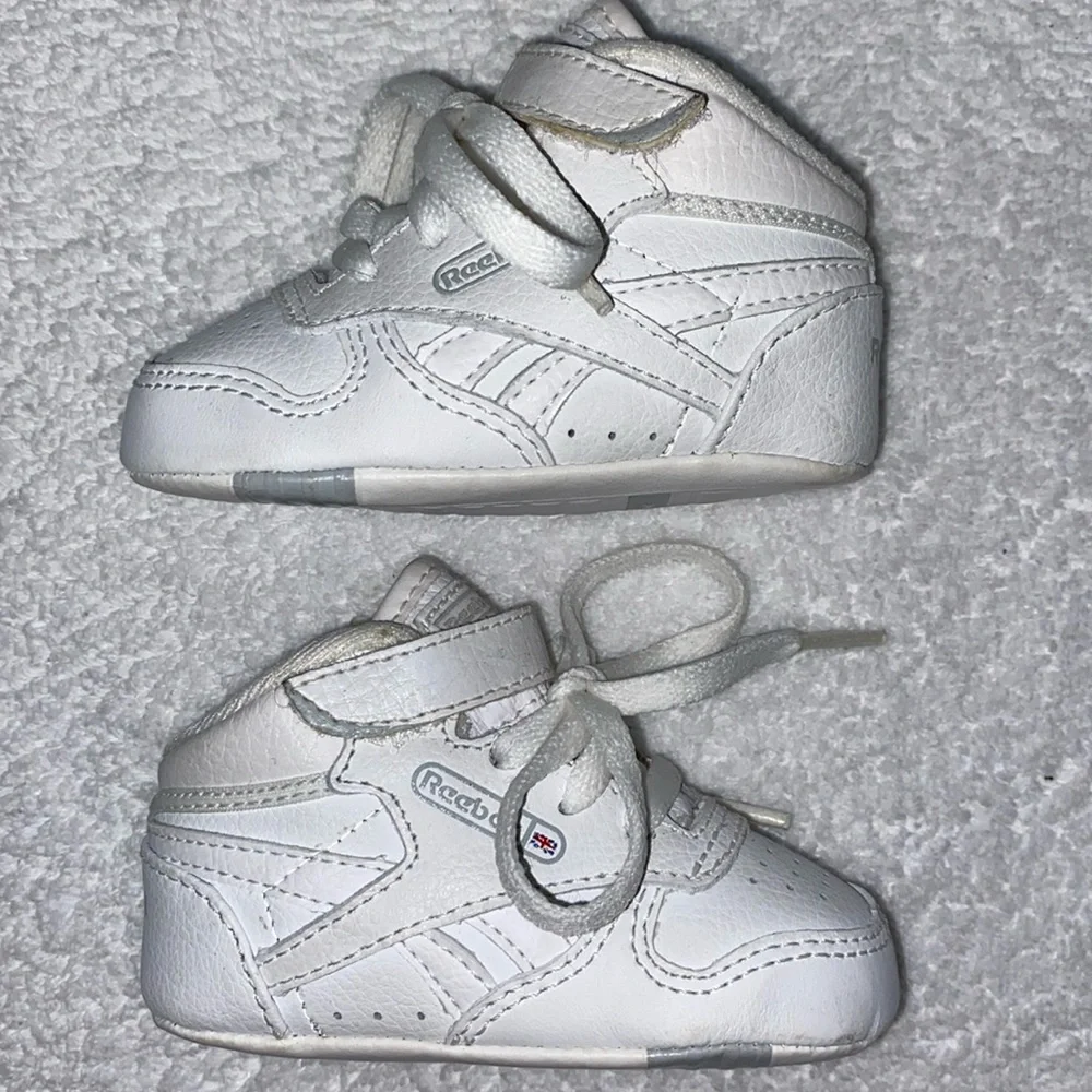 Reebok classic white high top crib shoe size 3 unisex gender neutral